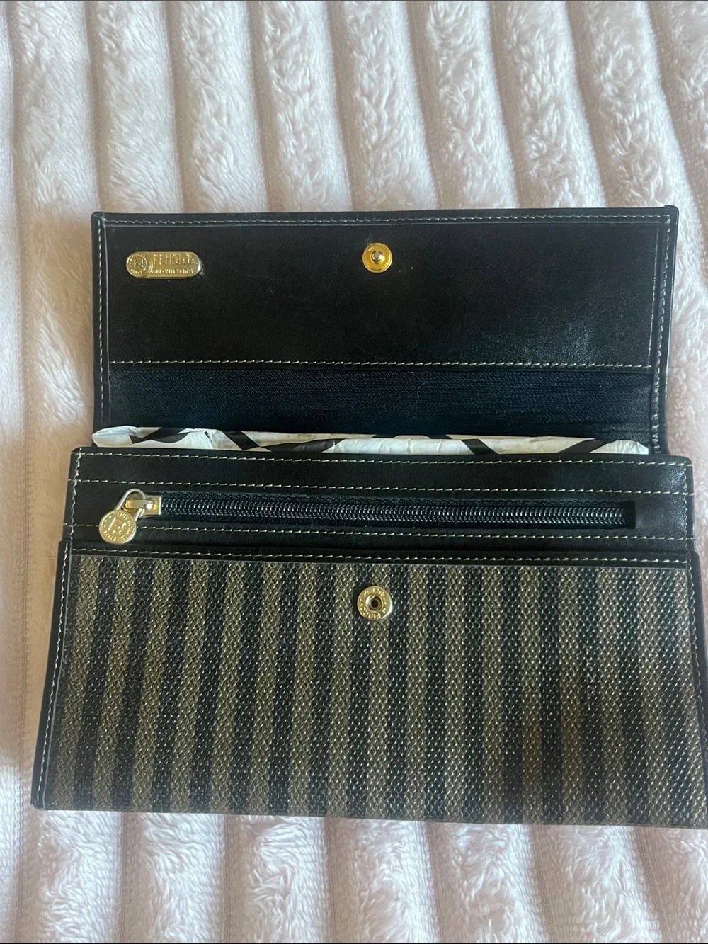 FENDI Vintage Striped Logo Wallet in Nero